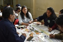 Mesas de trabajo en equipo